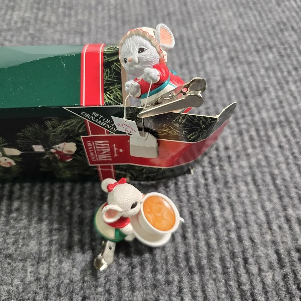 Hallmark Keepsake Ornament 1992 Holiday Teatime‎ Mice Tea Set of 2 QX543-1